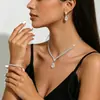 Conjunto de Collar con Colgante de Gota de Agua Incrustado con Diamantes en Forma de V Estilo Europeo y Americano, Versátil Conjunto de Tres Piezas de Joyería Brillante con Diamantes para Novias, Bodas y Eventos Nocturnos