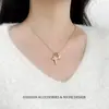 Collar Super Hada Súper Brillante con Colgante de Cruz de Circonita Completa para Mujer Lujo Ligero Elegante Súper Hermoso Versátil para Viajar Personalidad Cadena para Clavícula