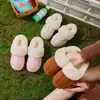 Atacado Transfronteiriço Pantufas Infantis Fofas com Salto Espessado, Pantufas de Algodão Quentes para Bebê para Interior, Pantufas Antiderrapantes para Outono e Inverno para Meninas