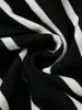 Ropa de cosplay para mujer Tencel clásica de rayas blancas y negras manga corta camiseta de mujer verano cuello redondo holgada casual adelgazante tejido top mujer