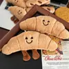 Bolsa Francesa de Peluche Linda y Adorable Juguete Pan Simulación Comida Muñeca Llavero Colgante Mochila Bolsa Decoración