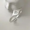 Anillo Liso de Plata de Ley S925 para Mujer Que No se Desvanece, Simple Ins Nicho Lujo de Gama Alta Accesible Anillo Versátil para el Dedo Índice Producto Nuevo