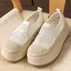 Leve para sair Secretamente mais alto Solado grosso Slip-on Renda fina brilhante requintada malha lantejoulas sapatos únicos Verão H080101