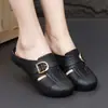 Mules femininas com sola grossa estilo Birkenstock para primavera e outono de 2026, sapatos casuais de calçar com aumento interno de altura