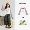 Camiseta Pudding Haru Estampa de Desenho para Meninas Novo Estilo de Primavera Color Blocking Manga Raglan Gola Redonda Manga Longa