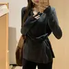 Elegante diseño de camiseta base moldeadora de cintura para mujer, estilo coreano otoño e invierno 2026, elegante top de punto con mangas largas y hombros descubiertos