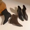 Botas de camurça estilo francês, nova coleção outono/inverno, bico fino marrom, salto grosso, elástico, efeito emagrecedor, botas femininas versáteis