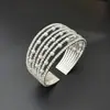Pulseira Elástica de Aço Inoxidável Aberta com Pérolas e Diamantes para Mulheres, Múltiplas Fileiras Disponíveis, Atacado do Fabricante B025