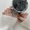 Anillo abierto de estilo retro de alta gama con diseño de giro simple en estilo frío de nicho para mujer, elegante anillo de plata de ley 925.