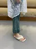 Chinelos Femininos Chuyuji com Solado Grosso para Uso Externo com Saias, Verão 2026, com Design Plissado, Confortáveis para a Praia