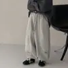 Pantalones de Chándal Forrados de Felpa para Niño Cotton Little Shop Pantalones de Finales de Otoño para Niños Estilo Coreano 2026 Nuevo Conjunto de Ropa Deportiva de Punto para Niños