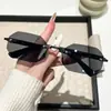 Moda Europeia e Americana Nicho Marca Tendência Óculos de Sol Retrô para Mulheres, Armação Sem Aro em Forma de Diamante Transfronteiriço Masculino Estilo Artístico Óculos de Sol Atacado