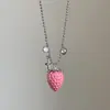 Colar Pingente de Morango Rosa Degradê e Anel Feminino, Temperamento Doce e Fofo, Corrente de Suéter Choker Fashion