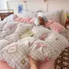 Juego de tres piezas de terciopelo de leche para dormitorio estudiantil, funda de edredón de forro polar de doble cara para otoño e invierno, juego de cuatro piezas cálido y engrosado de forro polar de coral