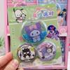 Nuevo Traje Insignia Sanrio Lindo Insignia de Arena Movediza Hojalata Broche Amistad Eterna Alrededor