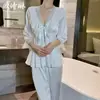 Conjunto de Pijama de Satén con Ribete de Encaje Ou Shilin para el Hogar, Top Dulce de Encaje con Escote en V Profundo y Pantalones Largos, Dos Piezas, Estilo Nuevo
