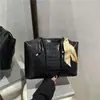 Bolsa Tote Feminina de Seda com Estampa Crocodilo em Relevo, Tendência e Fashion, Grande Capacidade para o Dia a Dia