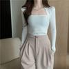 Camisa de fundo popular da Internet para mulheres, outono e inverno, estilo estrangeiro, roupa interna, máquina cuidada, clavícula, gola quadrada, design superior, suéter de malha