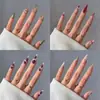Estilo Chica Caliente Flor en Relieve con Pedrería 24 Piezas Uñas Postizas Puntiagudas Largas Francesas Chapadas en Oro Uñas Postizas Venta al por Mayor
