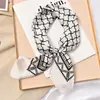 Pañuelo cuadrado pequeño de 70x70cm pañuelo de seda para mujer Primavera Otoño Invierno combinación con camisa decoración profesional pañuelo protector del cuello pañuelo fino