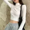 Camiseta ajustada de moda con fruncidos y cuello semi-alto de manga larga para mujer, top corto gris ajustado para otoño e invierno