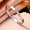 Estilo Minimalista Lujo Accesible Textura Oro 18K Acero Inoxidable Pulsera de Diamantes Moderna Versátil Diseño de Nicho Pulsera con Letra H