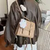 Mochila Retrô para Mulheres, Grande Capacidade, Casual e Versátil, Mochila Escolar para Estudantes, Textura Simples, Mochila de Viagem de Aparência Sofisticada