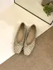 Primeiro Encontro com os Novos Sapatos de Salto Baixo Quadrados com Laço da Temporada para Mulheres, Sapatos Delicados de Bico Quadrado e Decote Baixo Estilo Francês Primavera/Verão 2026 para Combinar com Saias