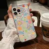 Fábrica original produce y vende al por mayor fundas para teléfono iPhone 12/13 Pro Max con patrón floral fresco impreso hueco y pintado UV