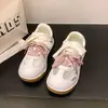 Sapatos Brancos de Malha Fofos e Fofos Tênis Feminino para Treino Outono 2025 Novos Sapatos de Malha Feminino Respiráveis Finos Tênis Esportivo Forrest Gump