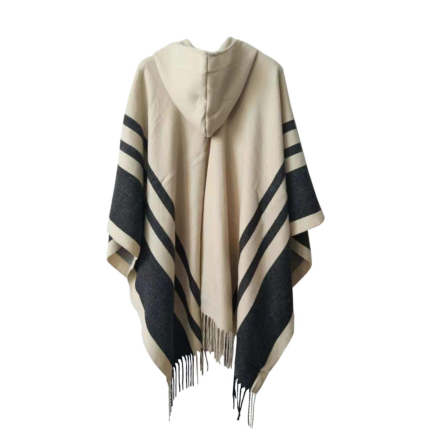 流苏披肩米色背面 拷贝