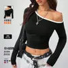 Camiseta Popular de Design de Outono Transfronteiriço com Ombro Caído e Mangas Longas para Mulheres Outono Pura Desejo Slim Top Off-Shoulder Bordado com Letras