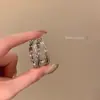 Nuevos Pendientes Franceses Simples Acolchados Anchos de Tres Capas con un Toque de Lujo Ligero y de Alta Gama, Pendientes de Diseño Elegante y de Moda