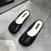 Zapatos de Suela Plana para Mujer con Punta de Cerdo, Primavera y Otoño 2026, Mocasines Rojos de Punta Dividida