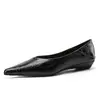 Sapatos femininos de salto único, novo estilo primavera 2026, salto médio, salto grosso, bico quadrado, corte baixo, scarpin retrô French brisa de verão, confortáveis para os pés