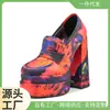 Nuevos Zapatos Gruesos de Primavera y Verano para Mujer Europeos y Americanos Yuantong 2025 Tacones Altos Doble Plataforma Moda Coloridos No Devolubles Microfibra