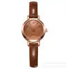 Sencillo Pequeño Mini Elegante Esfera Redonda Versátil Reloj de Mujer Retro Artístico Nicho Estudiante Femenina Reloj de Cuarzo Venta al por Mayor