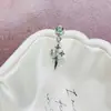 Aretes de Cruz Personalizados y de Moda con Circonita, Tornillo de Acero Inoxidable de Grado Médico, Pendientes de Cruz Versátiles y Elegantes para Mujer