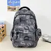 Mochila de Ombro Duplo com Estampa Completa de Letras em Inglês Americano Estilo Streetwear Moderno e Descolado Bolsa Escolar para Aluno do Ensino Médio Mochila para Aula/Viagem Curta Masculina
