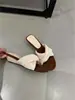 Sandalias de cuña tejidas de diseño nicho Chuyuji para mujer, para uso exterior en verano, diseño de torsión francesa, sandalias de cuña de una tira 2026