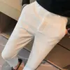 Calça casual masculina de alta qualidade com textura de waffle, calça de sarja slim fit de perna reta para primavera e outono, calça cropped estilo coreano para jovens masculinos
