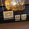 Conjunto de Colar e Brincos Quadrados de Zircônia Cúbica de Luxo Leve para Mulheres Estilo Europeu e Americano Brincos com Pingente Totalmente Cravejados Acessórios para Vestido de Noiva