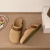Pantuflas Tejidas Retro para Usar al Aire Libre Verano 2026 Nuevas Medias Pantuflas Cerradas Suela Gruesa Sandalias Estilo Vacaciones Huecas