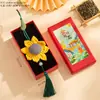 El Colgante de Girasol para el Festival del Bote del Dragón Ganó el Primer Premio en la Categoría de Bolsita Aromática, un Regalo Inspirador para los Exámenes de Ingreso a la Escuela Secundaria y la Universidad, y un Accesorio Decorativo para Bolsas de Regalo
