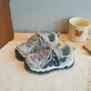 Zapatos Infantiles de Moda Versátiles para Exteriores Modelo Otoño 2026 Malla Transpirable Zapatos Deportivos Infantiles con Velcro y Suela Suave