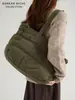 Bolsa Tote de Nylon Grande Capacidade Estilo Coreano para Inverno para Mulheres, Novo Design de Nicho, Bolsa de Mão e Bolsa de Ombro Versátil para Uso Diário