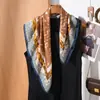 Pañuelo Cuadrado Delgado Fresco y Elegante de 70 cm con Diseño Estampado Suave y Elegante, Adecuado para el Viaje Diario y como Accesorio Decorativo