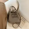 Bolso Cruzado de Hombro Coreano de Nicho de Gran Capacidad para Viajes Diarios con un Bolsito Adentro, Nuevo Modelo de Invierno, Bolso Cubo de Mano Coreano con Textura