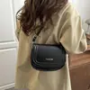 Bolsas para Mulheres 2025 Outono e Inverno Nova Bolsa Transversal Simples e Versátil Exquisite Nicho Bolsa Sela Saída Bolsa Quadrada de Ombro Único Pequena