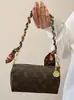2025 Nuevo Otoño e Invierno Estampado Presbiópico Bolso Almohada para Mujer Bolso de Hombro con Cadena de Estilo Casual Simple de Moda